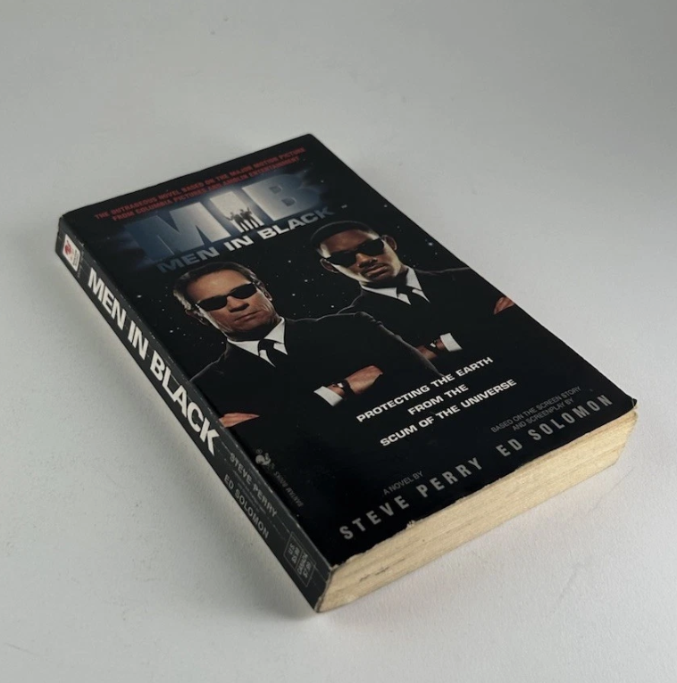 MIB MEN IN BLACK by Steve Perry (1997) Movie Tie-In Bantam Paperback 1st Print