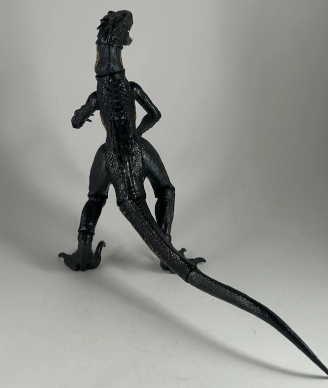 Jurassic World Super Poseable INDORAPTOR 16” Inch Black & Gold Dinosaur Mattel